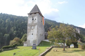 Ansicht der Burg Friesach in Kärnten. In ähnlicher Dimension, allerdings mit Fachwerkaufbau, muss man sich den Palas der Burg auf dem Gotthardsberg vorstellen. Foto: Harald Rosmanitz, Partenstein